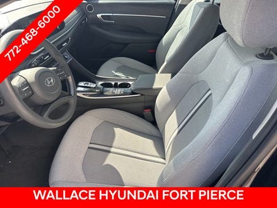2022 Hyundai SONATA SE