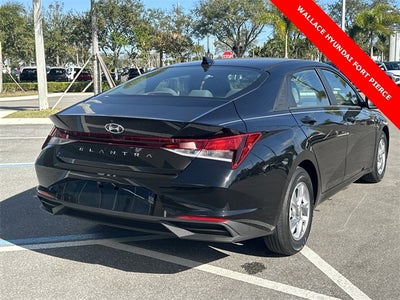 2023 Hyundai ELANTRA SE