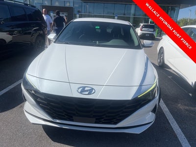 2022 Hyundai ELANTRA SEL