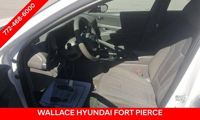 2024 Hyundai ELANTRA SE