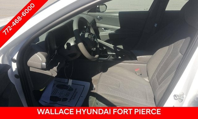 2024 Hyundai ELANTRA SE