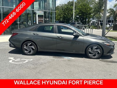 2025 Hyundai ELANTRA Limited