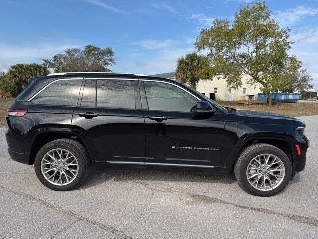 2022 Jeep Grand Cherokee Summit