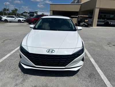 2023 Hyundai ELANTRA SE