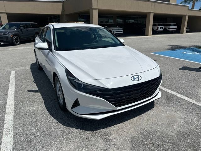 2023 Hyundai ELANTRA SE