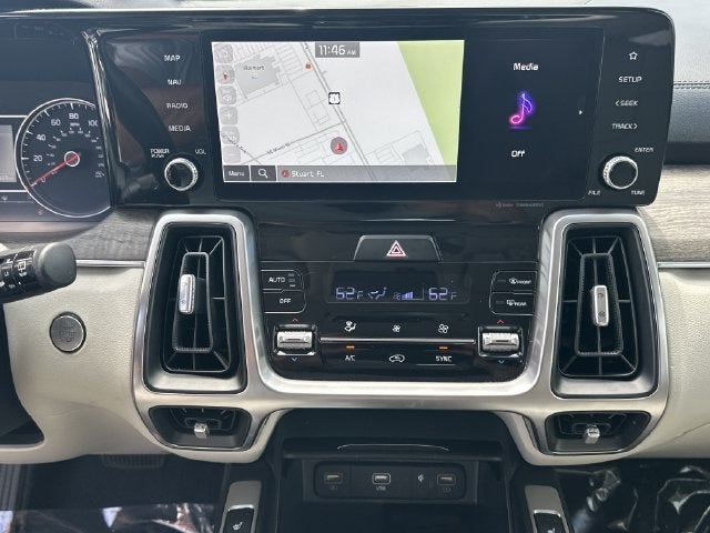 2023 Kia Sorento EX - Photo 17