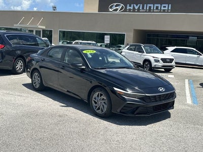2024 Hyundai ELANTRA SEL