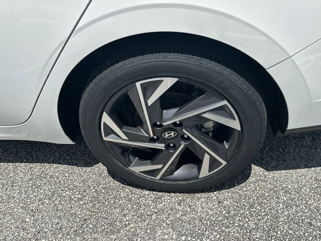 2025 Hyundai Elantra SEL - Photo 10