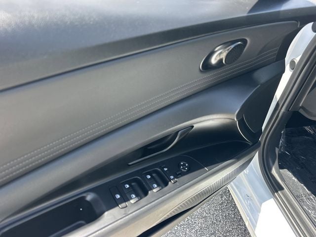 2025 Hyundai Elantra SEL - Photo 16