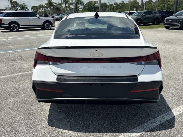 2025 Hyundai Elantra SEL - Photo 7