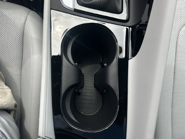 2024 Hyundai Elantra Limited - Photo 22