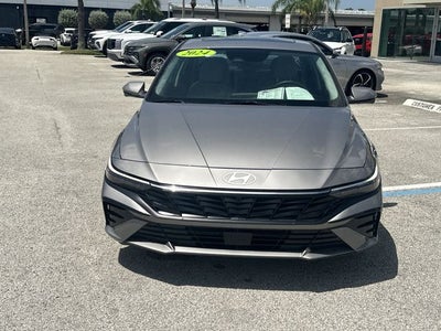 2024 Hyundai ELANTRA Limited