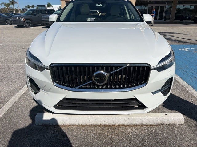 2022 Volvo XC60 B5 Momentum