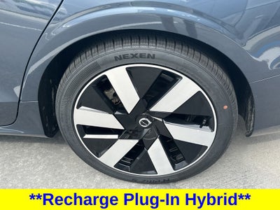 2024 Volvo S60 Recharge Plug-In Hybrid T8 Plus Dark Theme
