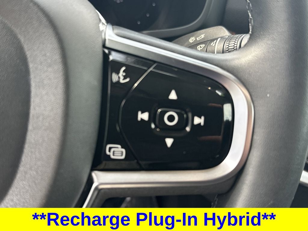 2024 Volvo S60 Recharge Plug-In Hybrid T8 Plus Dark Theme