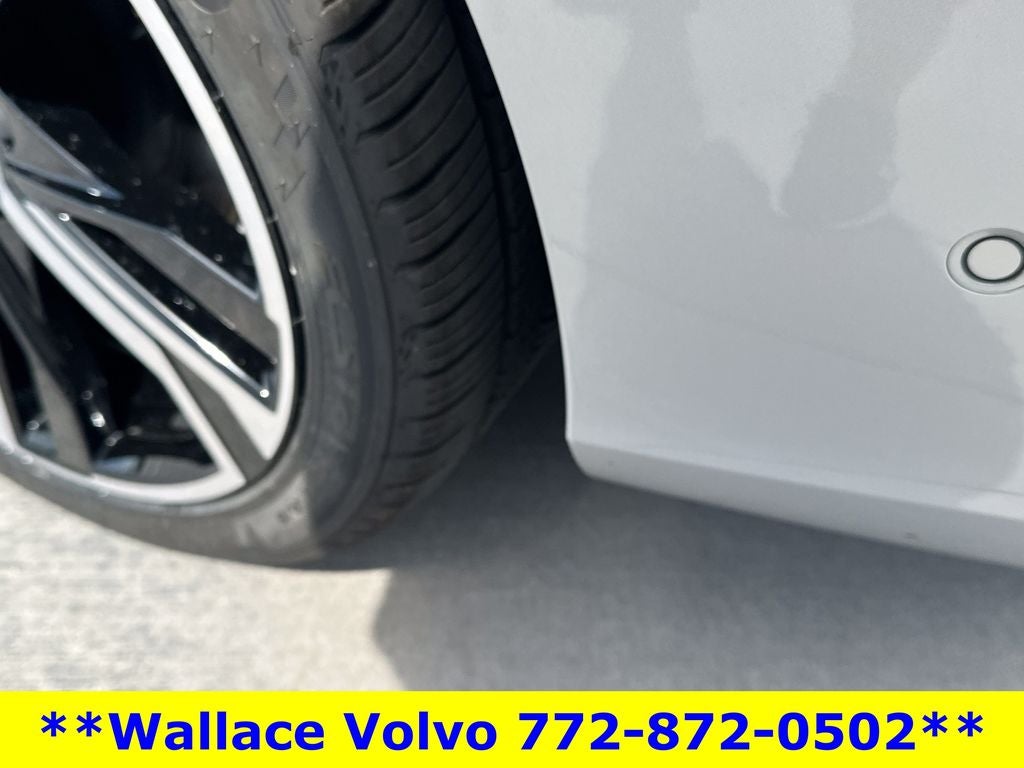 2023 Volvo S60 B5 Plus Dark Theme