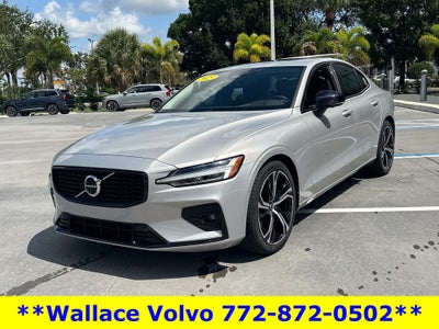 2023 Volvo S60 B5 Plus Dark Theme