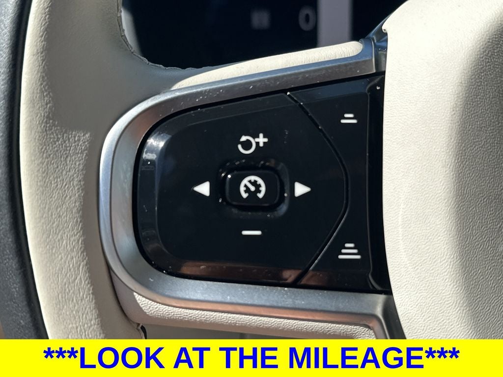 2025 Volvo XC90 B6 Ultra