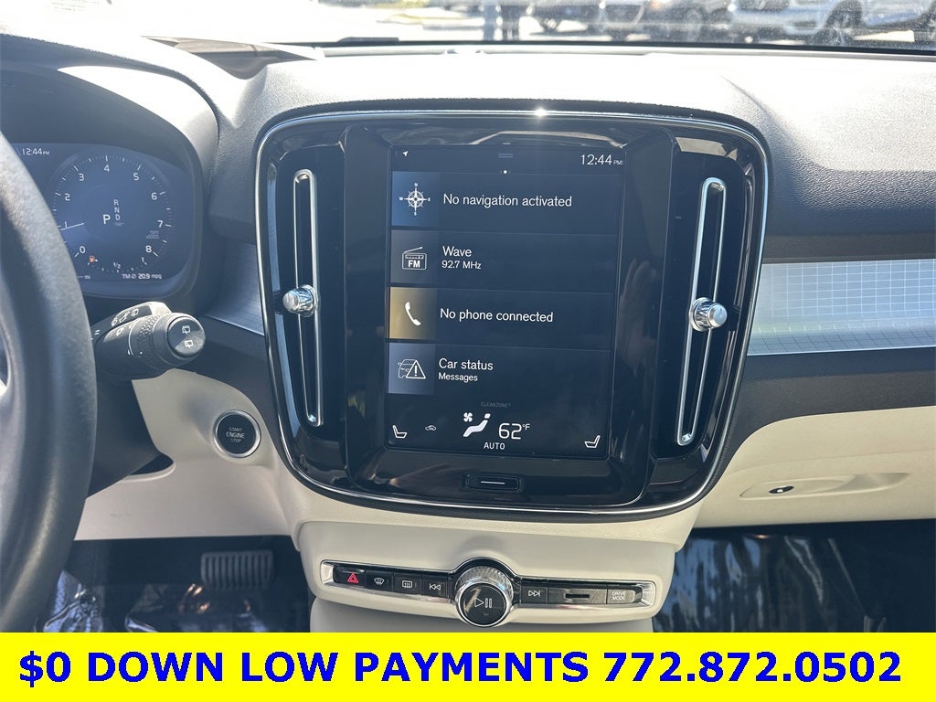 2021 Volvo XC40 Momentum