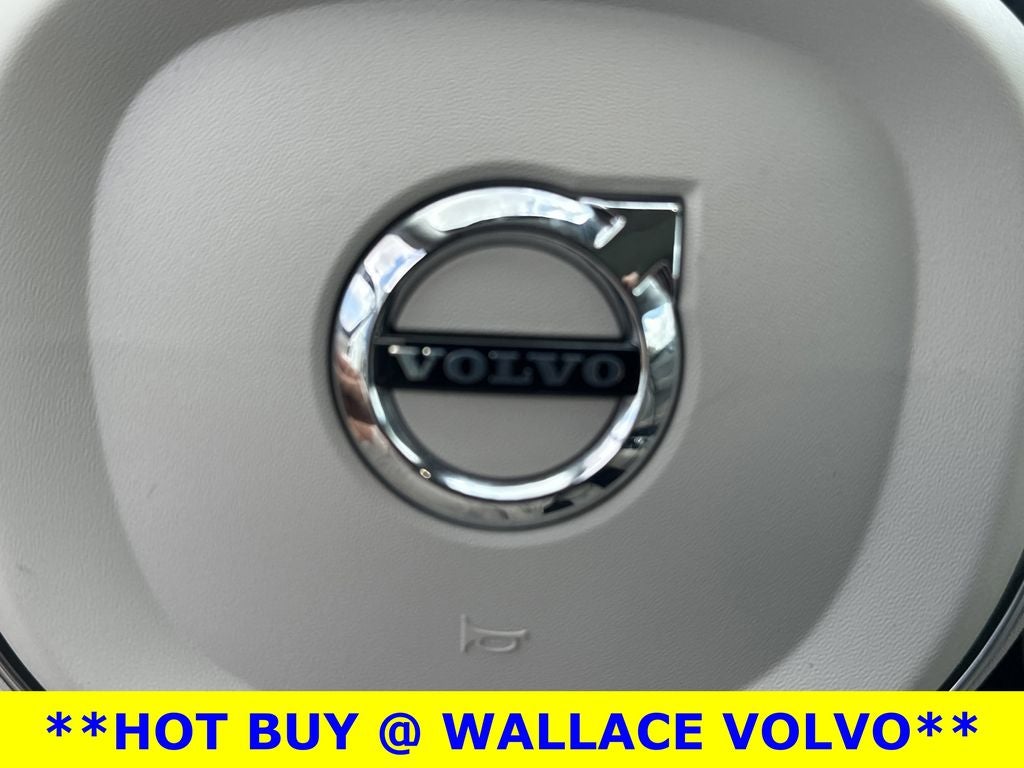 2023 Volvo XC60 B5 Plus Dark Theme