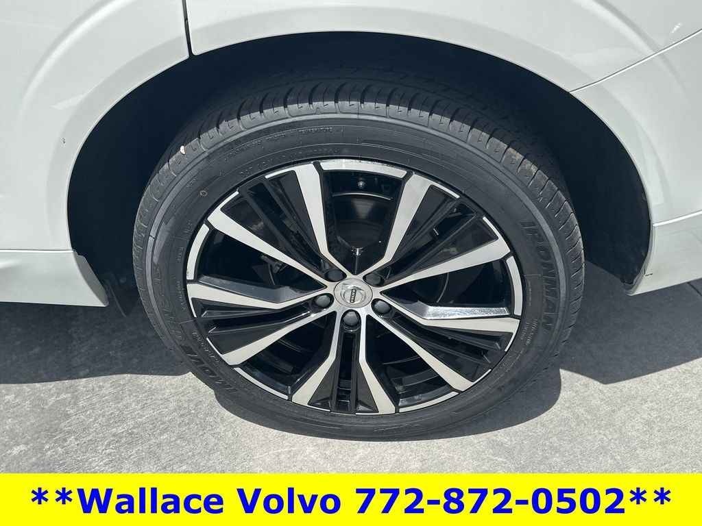 2024 Volvo XC60 B5 Plus Dark Theme