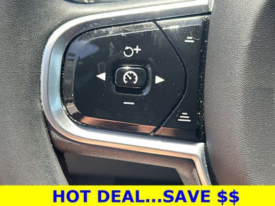 2023 Volvo XC60 B5 Plus Dark Theme