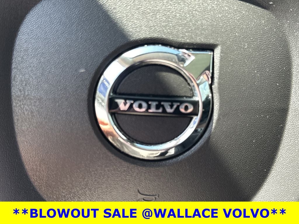 2024 Volvo XC60 B5 Ultimate Dark Theme
