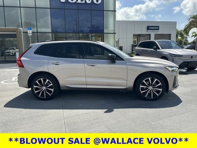 2024 Volvo XC60 B5 Ultimate Dark Theme