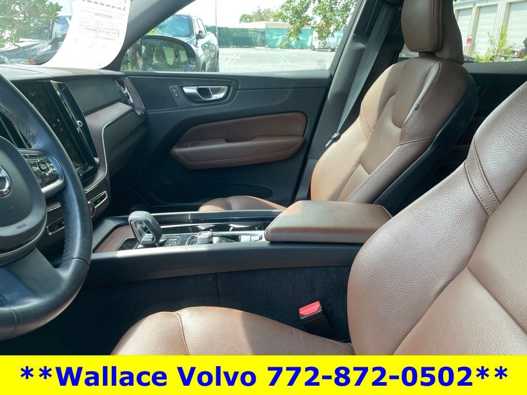 2023 Volvo XC60 B5 Plus Dark Theme