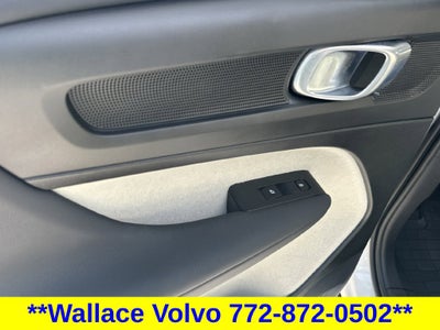 2024 Volvo XC40 B5 Plus Bright Theme