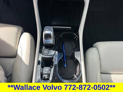 2024 Volvo XC40 B5 Plus Bright Theme