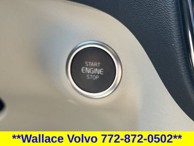 2024 Volvo XC40 B5 Plus Bright Theme