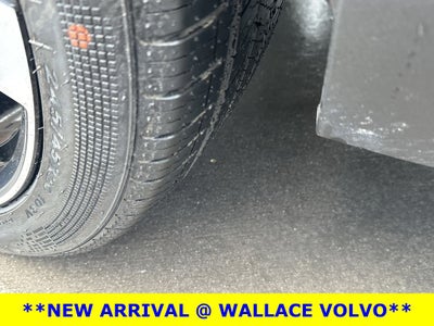 2023 Volvo XC40 B5 Plus Bright Theme