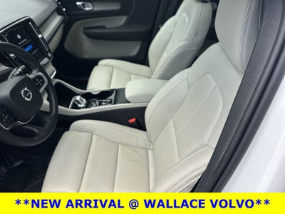 2023 Volvo XC40 B5 Plus Bright Theme
