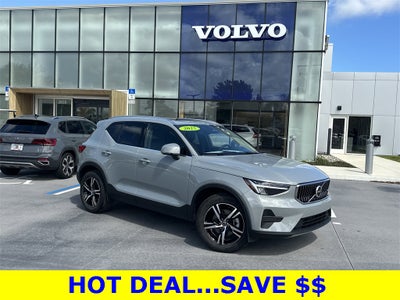 2025 Volvo XC40 B5 Core