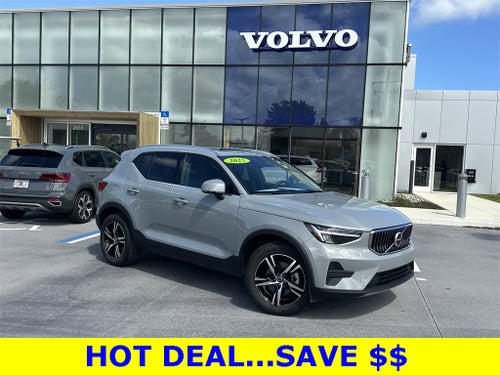 2025 Volvo XC40 B5 Core