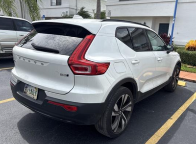 2024 Volvo XC40 B5 Plus Dark Theme