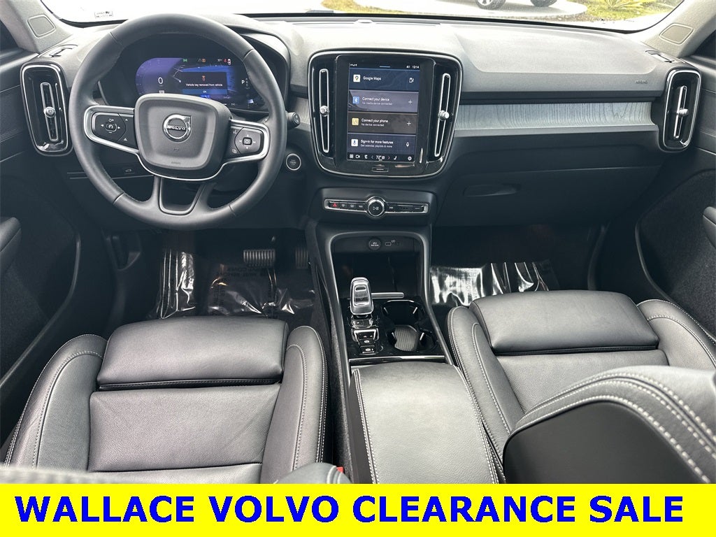 2024 Volvo XC40 B5 Plus Dark Theme