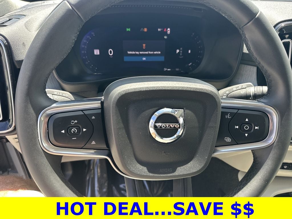 2024 Volvo XC40 B5 Plus Dark Theme