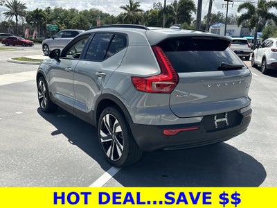 2024 Volvo XC40 B5 Plus Dark Theme