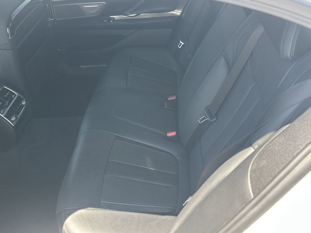 2021 BMW 7 Series 740i