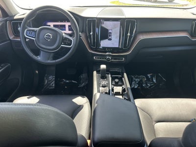 2023 Volvo XC60 B5 Plus Dark Theme