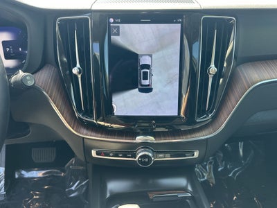 2023 Volvo XC60 B5 Plus Dark Theme