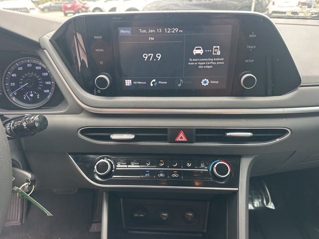 2022 Hyundai SONATA SE