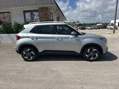 2021 Hyundai VENUE SEL