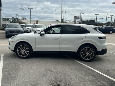 2022 Porsche Cayenne Base