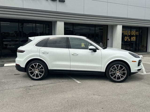 2022 Porsche Cayenne Base