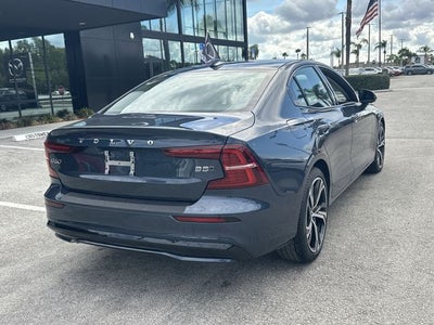 2024 Volvo S60 B5 Core Dark Theme