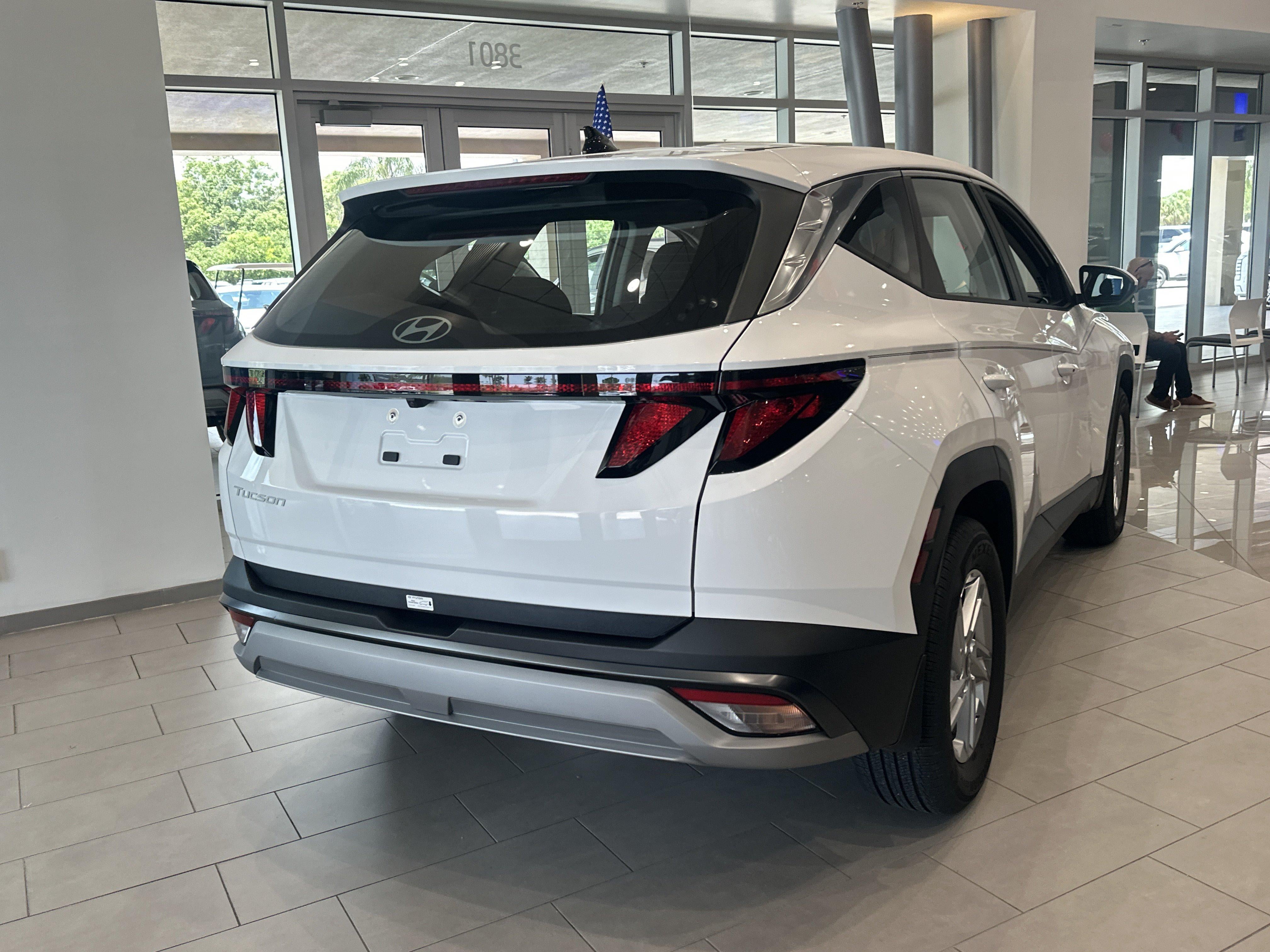 2026 Hyundai TUCSON SE