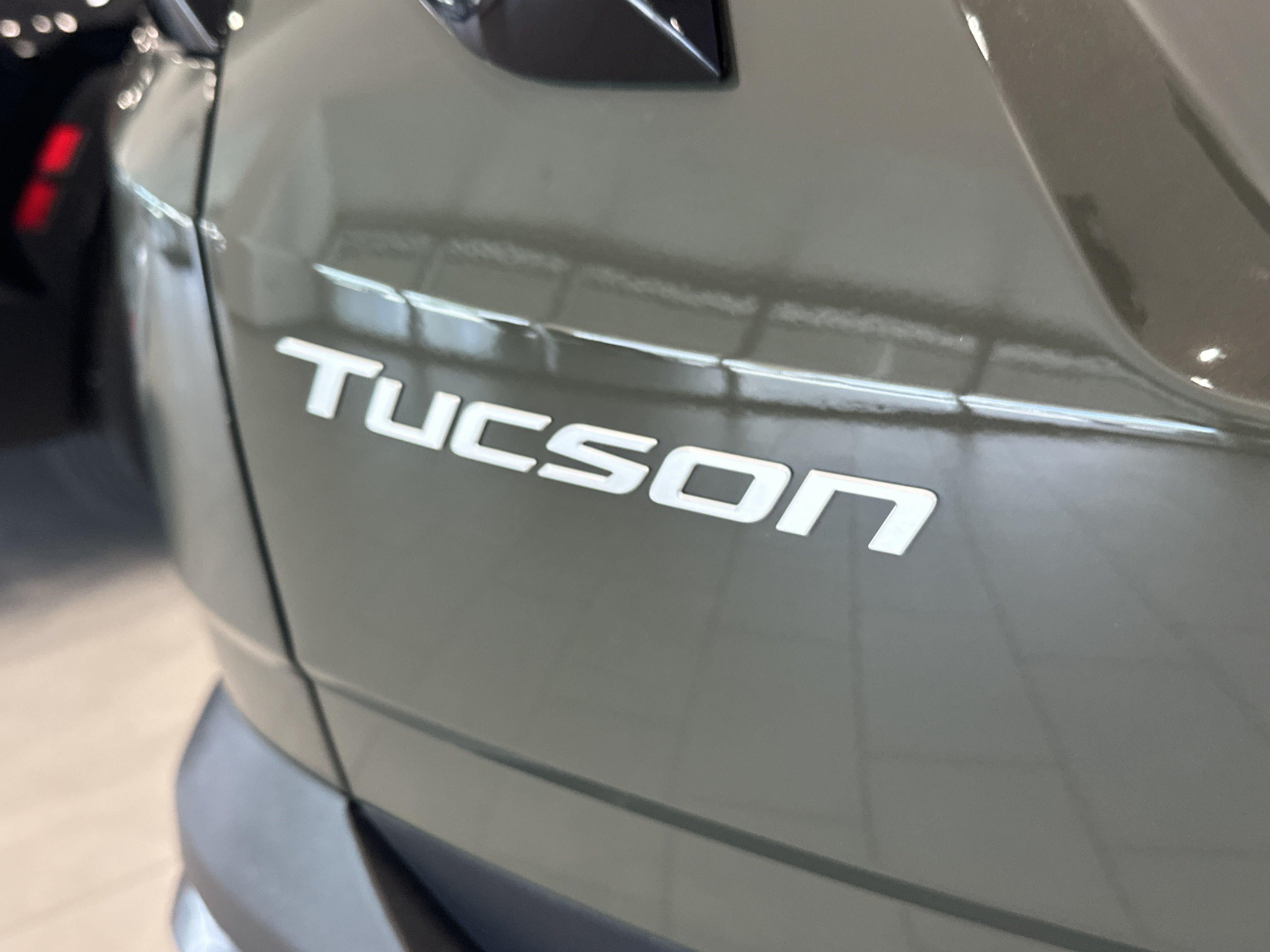 2026 Hyundai TUCSON SE